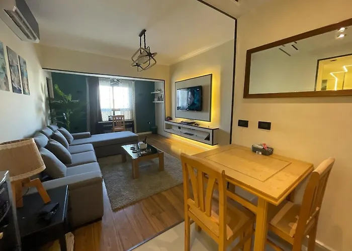 A Modern Cozy 2 Bedroom